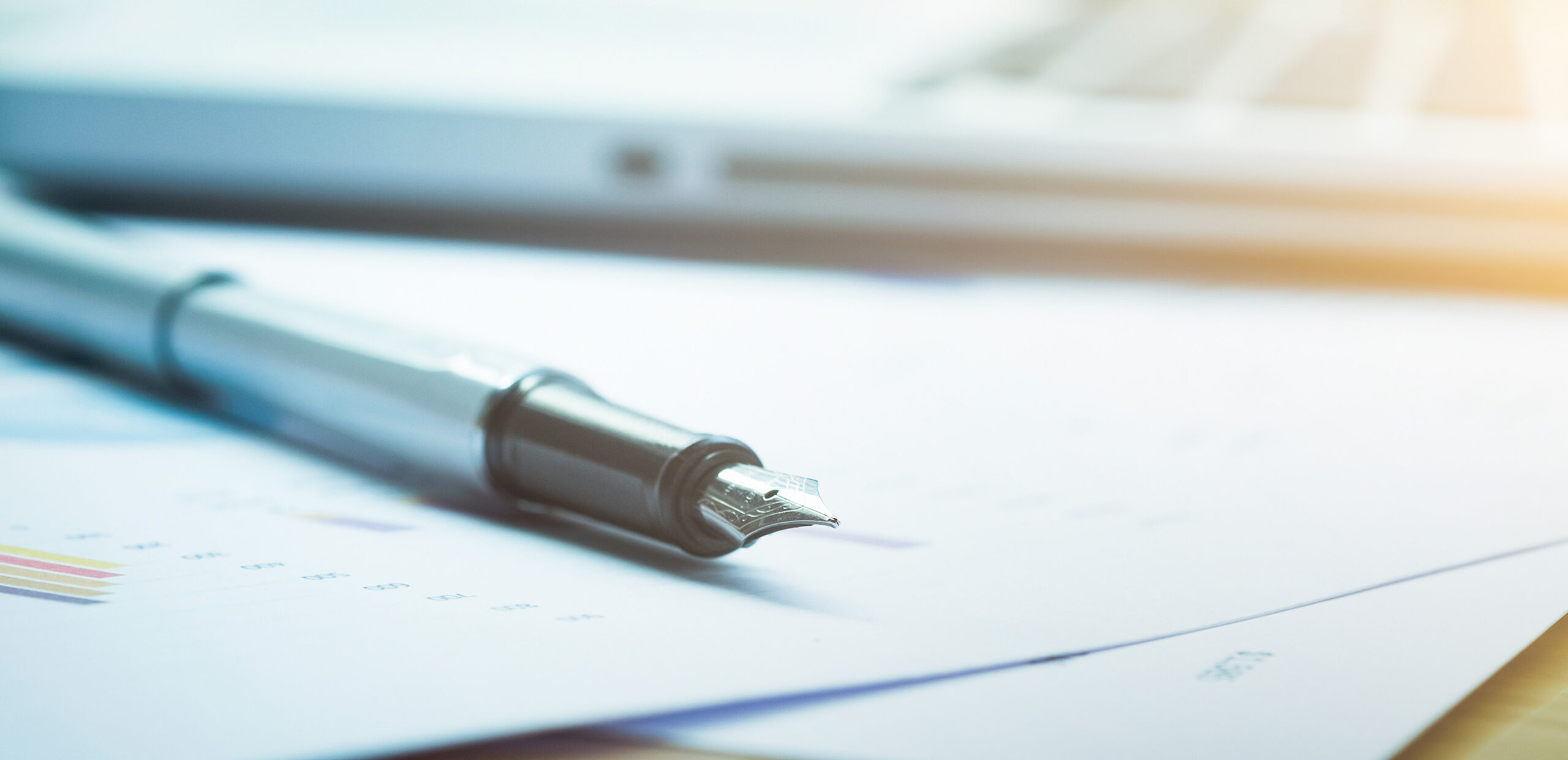closeup-pen-blur-background-xa